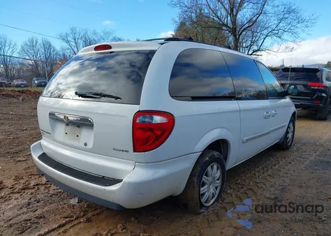 2006 Chrysler Town & Country Touring z USA, uszkodzony, nr VIN 2A4GP54L36R806029